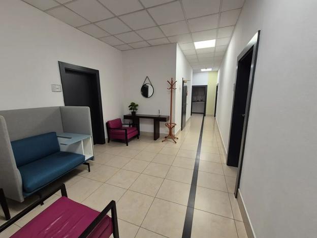 Pronájem kanceláře, Praha - Žižkov, Žerotínova, 400 m2