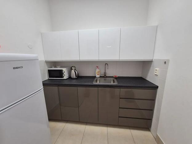 Pronájem kanceláře, Praha - Žižkov, Žerotínova, 400 m2