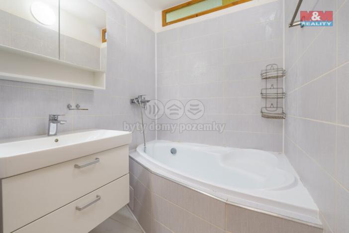 Prodej bytu 3+1, Karlovy Vary - Stará Role, Dvořákova, 83 m2