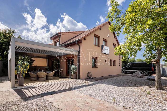 Prodej obchodního prostoru, Zeleneč, Jitrocelová, 150 m2