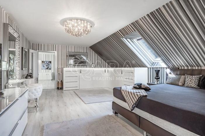 Prodej vily, Zeleneč, Štefánikova, 540 m2