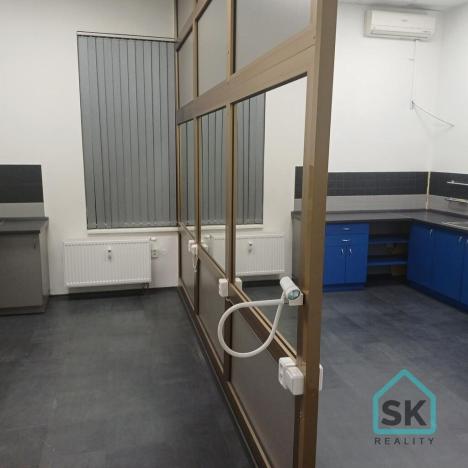 Pronájem komerční nemovitosti, Krnov - Pod Bezručovým vrchem, Mikulášská, 30 m2