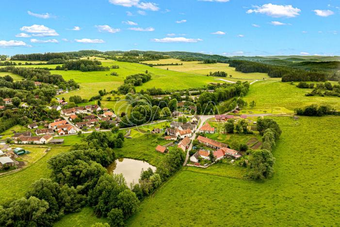 Prodej komerčního pozemku, Čestice, 4931 m2