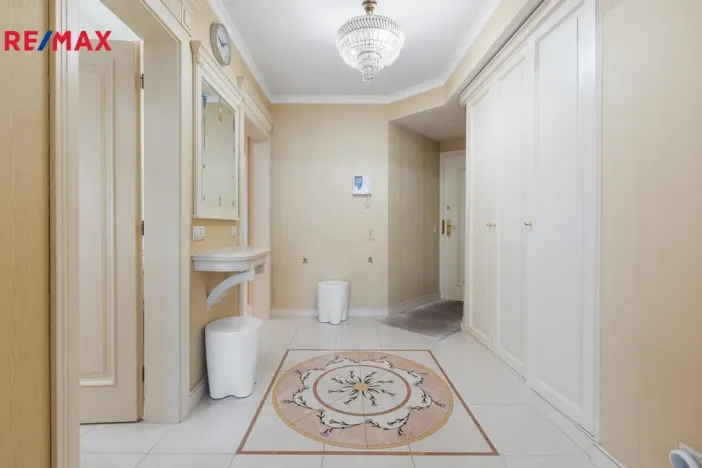 Prodej bytu 3+kk, Karlovy Vary, Pod Jelením skokem, 105 m2