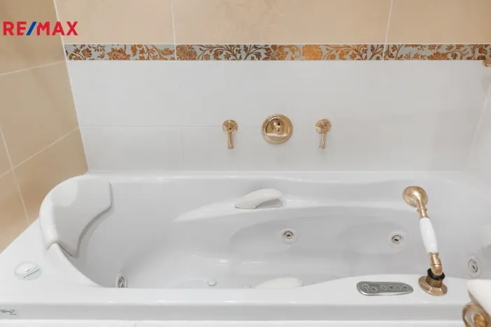 Prodej bytu 3+kk, Karlovy Vary, Pod Jelením skokem, 105 m2