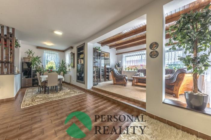 Prodej rodinného domu, Sazená, 225 m2