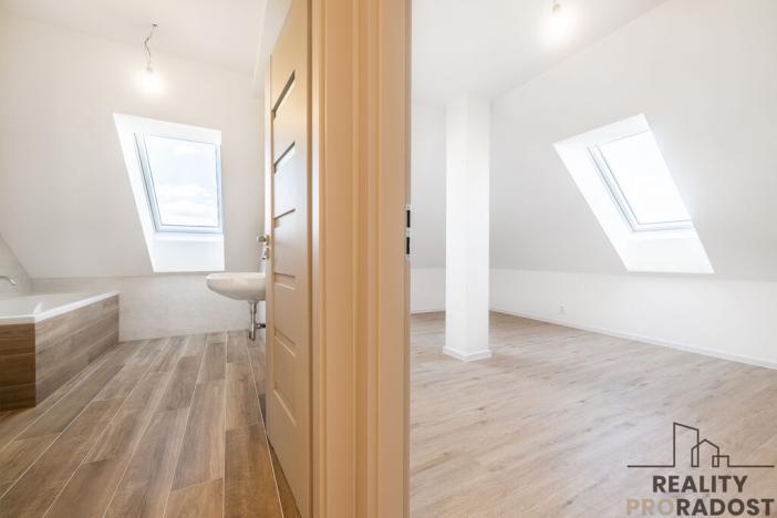 Prodej bytu 4+kk, Ostopovice, B. Němcové, 170 m2