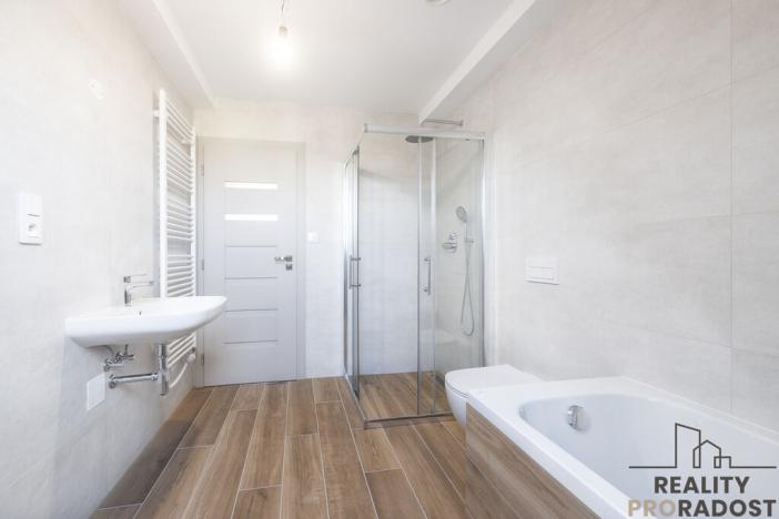 Prodej bytu 4+kk, Ostopovice, B. Němcové, 170 m2