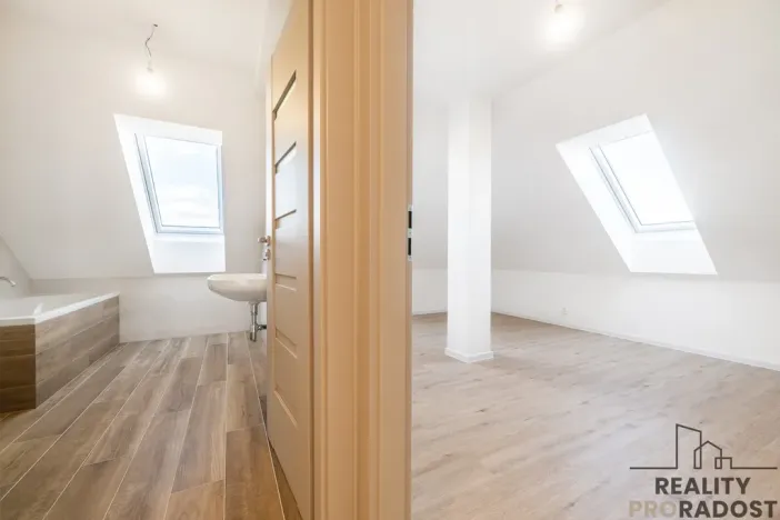 Prodej bytu 4+kk, Ostopovice, B. Němcové, 170 m2