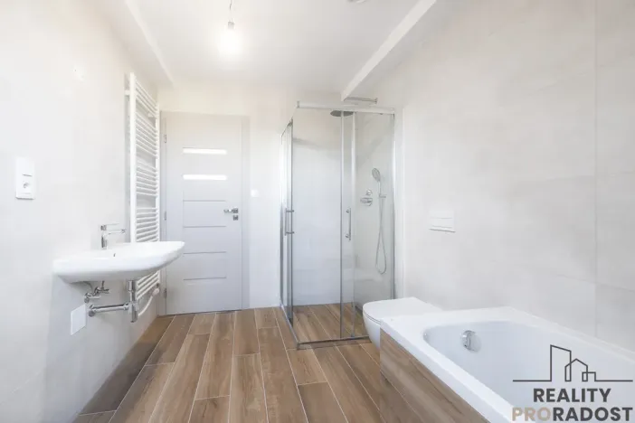 Prodej bytu 4+kk, Ostopovice, B. Němcové, 170 m2