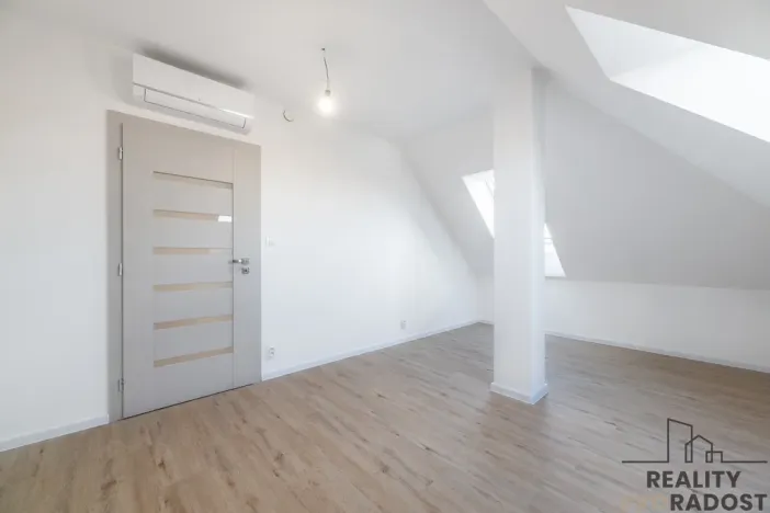 Prodej bytu 4+kk, Ostopovice, B. Němcové, 170 m2