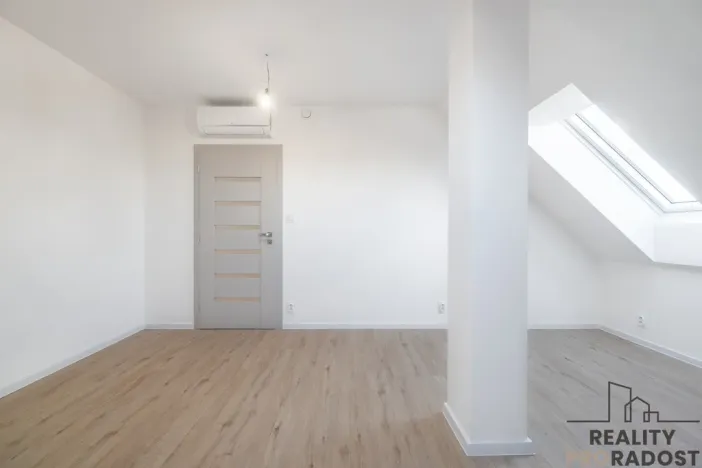 Prodej bytu 4+kk, Ostopovice, B. Němcové, 170 m2