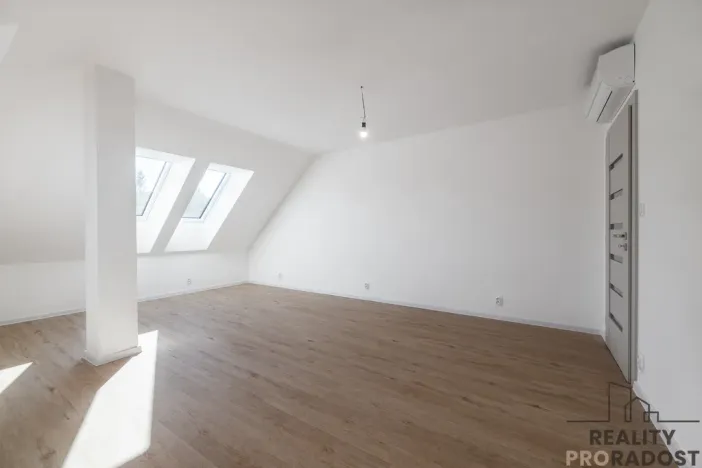 Prodej bytu 4+kk, Ostopovice, B. Němcové, 170 m2