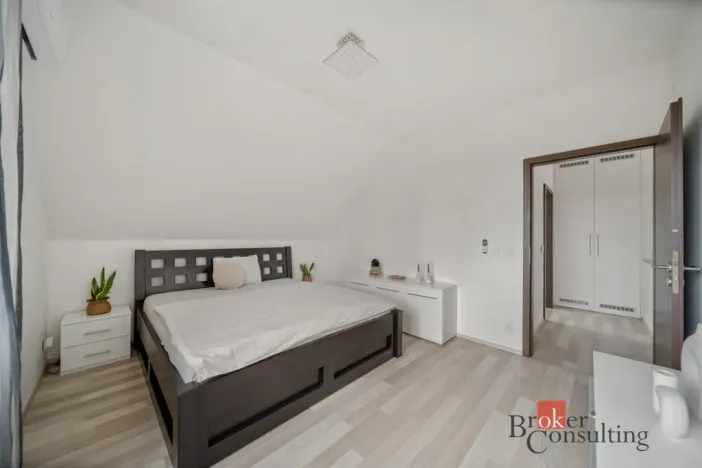 Prodej rodinného domu, Lidice, Starosty Hejmy, 154 m2