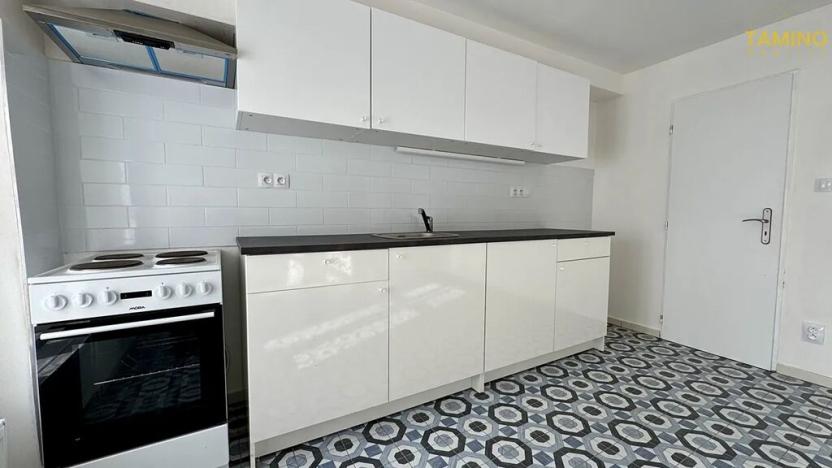 Pronájem bytu 1+kk, Studená, nám. Sv. J. Nepomuckého, 28 m2