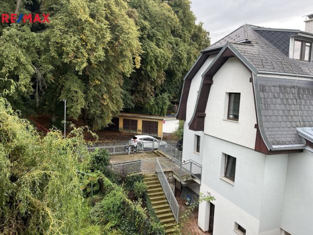 Prodej bytu 3+1, Karlovy Vary, Vrázova, 80 m2