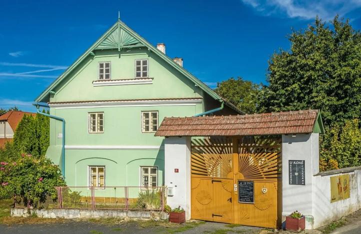 Prodej restaurace, Kokořín, 375 m2