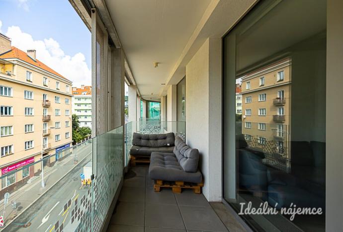 Pronájem bytu 2+kk, Praha - Košíře, Hlaváčkova, 49 m2