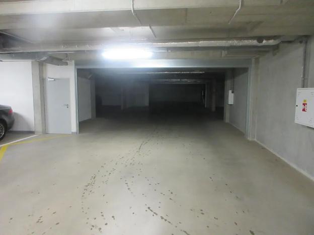 Pronájem garážového stání, Brno, Střední, 14 m2