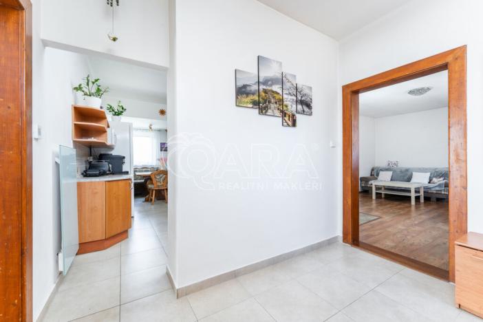 Prodej rodinného domu, Velký Chlumec, 180 m2