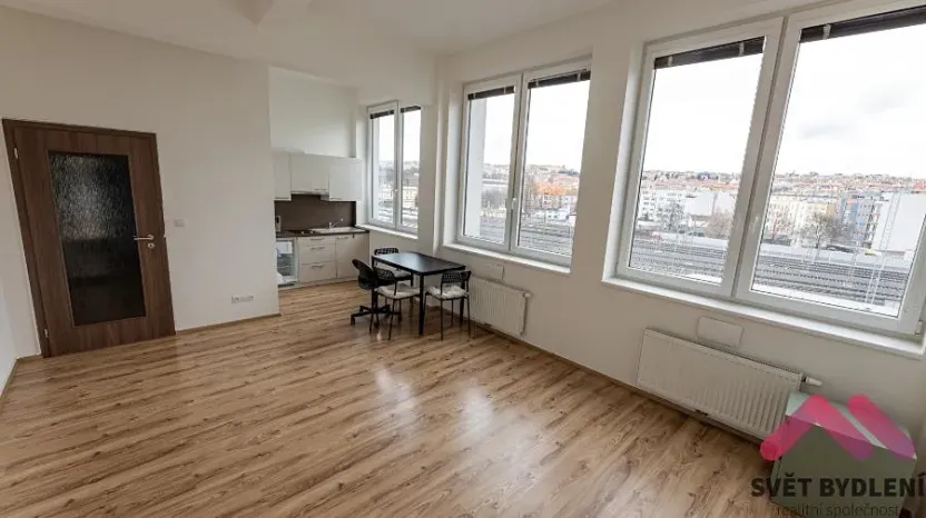 Pronájem bytu 1+kk, Praha - Nusle, Bartoškova, 38 m2