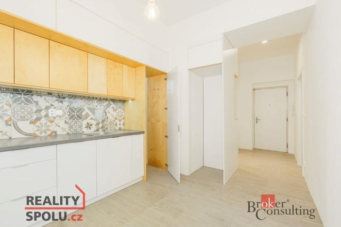 Pronájem bytu 2+1, Liberec - Liberec I-Staré Město, Sokolská, 74 m2