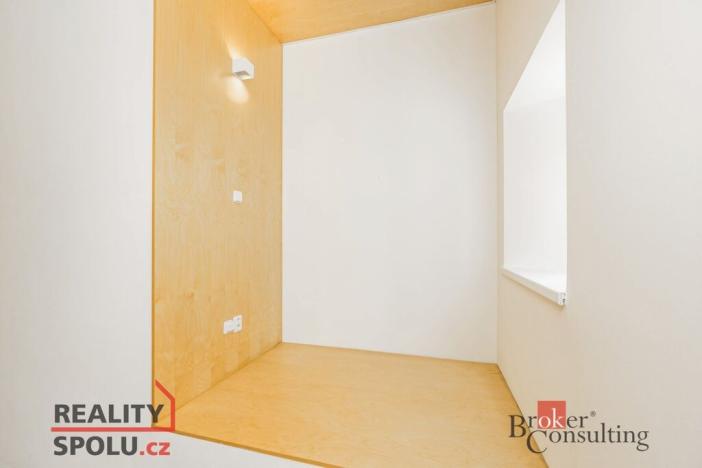 Pronájem bytu 2+1, Liberec - Liberec I-Staré Město, Sokolská, 74 m2