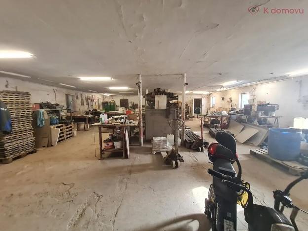 Prodej výrobních prostor, Radslavice, 3300 m2