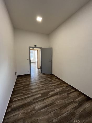 Pronájem obchodního prostoru, Ostrava, Macharova, 75 m2