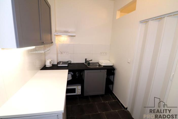 Pronájem bytu 1+1, Brno, Klobásova, 30 m2