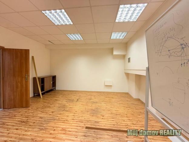 Pronájem kanceláře, Praha - Vysočany, Lisabonská, 30 m2