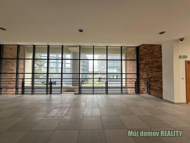 Pronájem kanceláře, Praha - Vysočany, Lisabonská, 30 m2