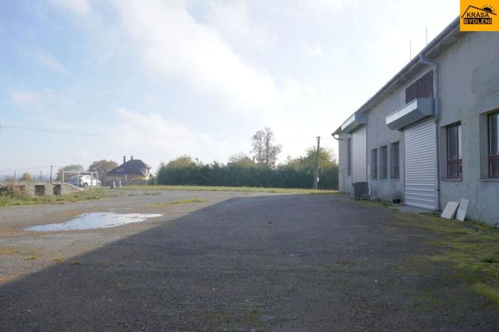 Prodej výrobních prostor, Moravec, 3983 m2