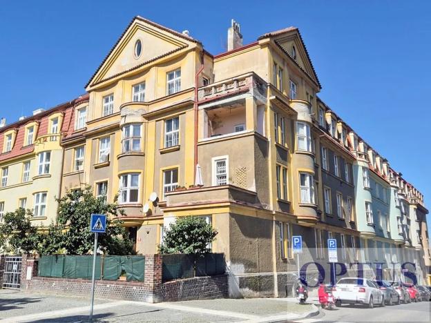 Pronájem bytu 2+1, Praha - Hradčany, Na valech, 78 m2