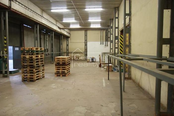 Pronájem skladu, Pardubice, Fáblovka, 1200 m2