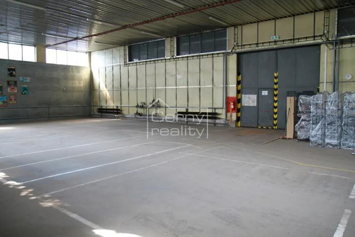 Pronájem skladu, Pardubice, Fáblovka, 1200 m2