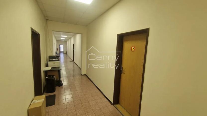 Pronájem kanceláře, Pardubice, Mezi Mosty, 65 m2