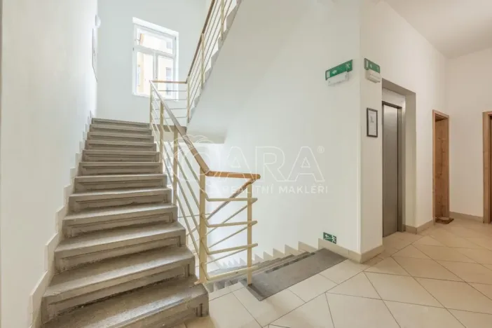 Pronájem bytu 1+kk, Praha - Smíchov, Radlická, 26 m2