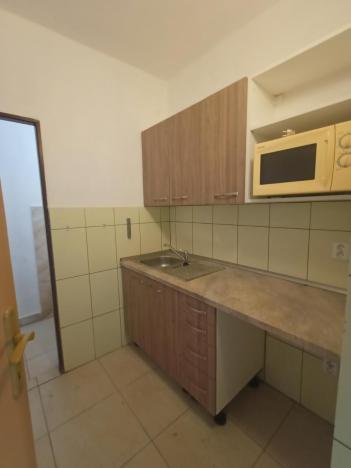 Pronájem skladu, Jílové u Prahy, Masarykovo náměstí, 1000 m2