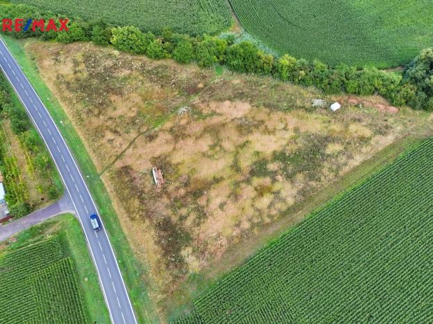 Prodej komerčního pozemku, Kuchařovice, 9212 m2