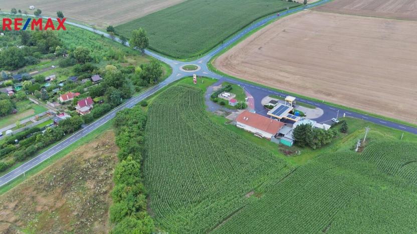 Prodej komerčního pozemku, Kuchařovice, 9212 m2