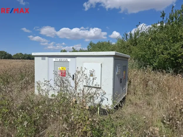 Prodej komerčního pozemku, Kuchařovice, 9212 m2