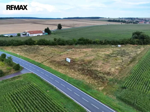 Prodej komerčního pozemku, Kuchařovice, 9212 m2