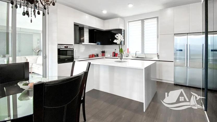 Prodej vily, Kumbor, Černá Hora, 320 m2