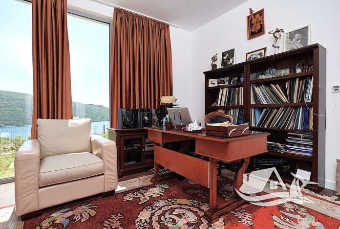 Prodej vily, Kumbor, Černá Hora, 320 m2