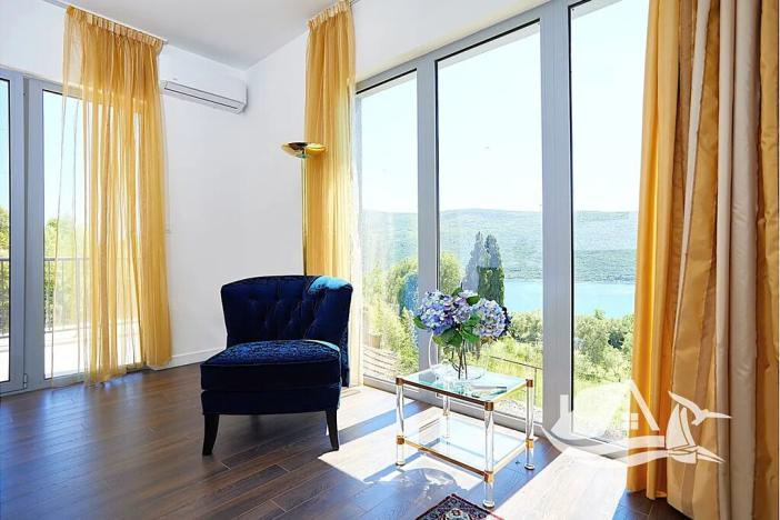 Prodej vily, Kumbor, Černá Hora, 320 m2