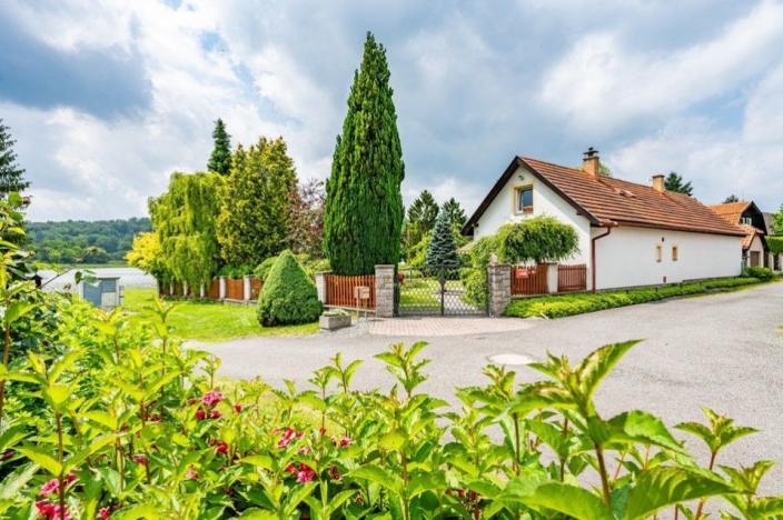 Prodej rodinného domu, Jevany, U Rybníka, 205 m2