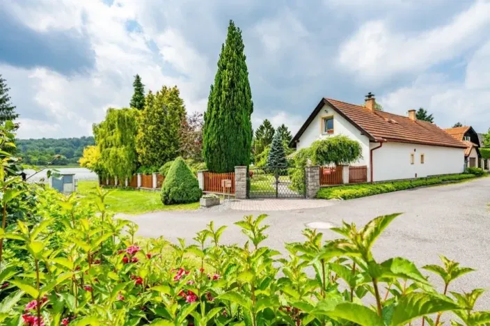 Prodej rodinného domu, Jevany, U Rybníka, 205 m2