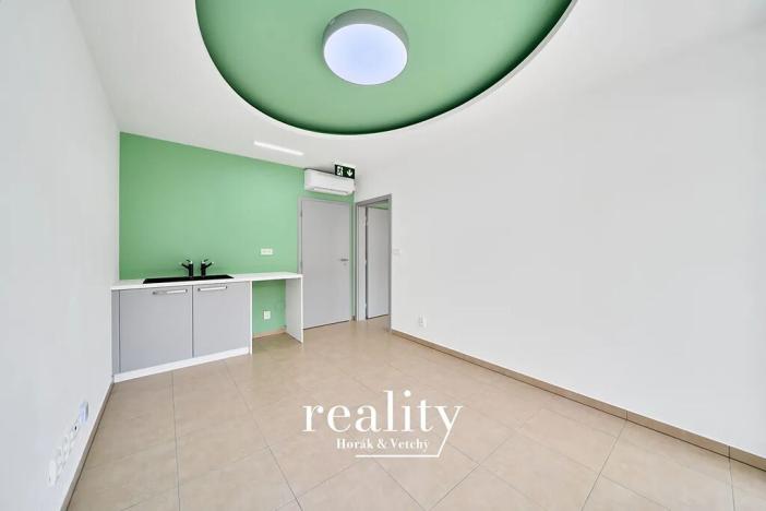 Pronájem kanceláře, Znojmo, Jarošova, 13 m2