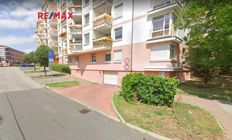 Pronájem garážového stání, Praha - Libeň, Nad Okrouhlíkem, 16 m2